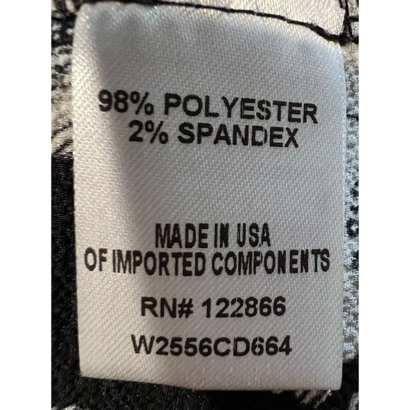 Chenault Black and White Ruffle Accent Floral Top Blouse Plus Size 1X - Picture 6 of 7